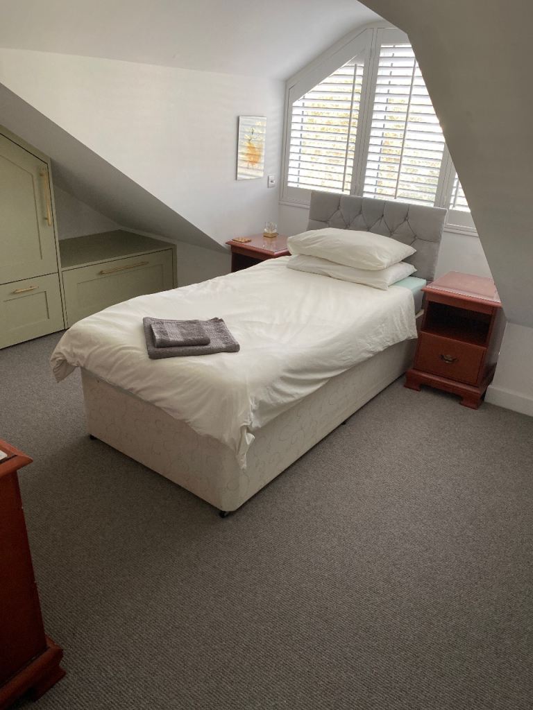Large single Room 