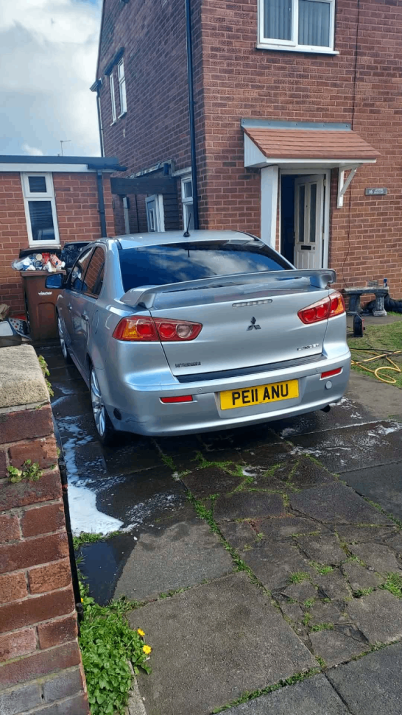 Mitsubishi lancer CHEAP!!!!!