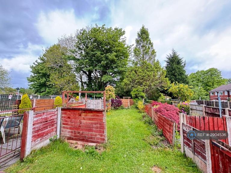 2 bedroom house in Thornley Street, Middleton, Manchester, M24 (2 bed) (#2904536)