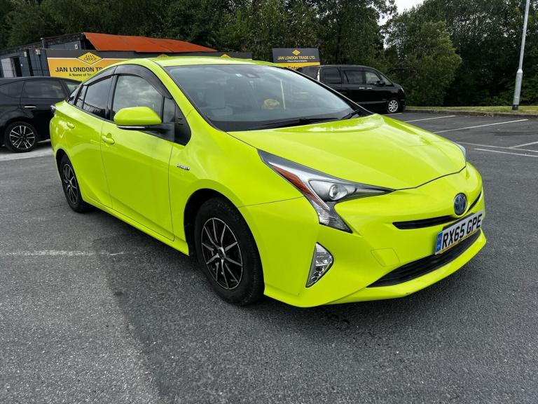 2015 Toyota Prius 1790cc Hybrid