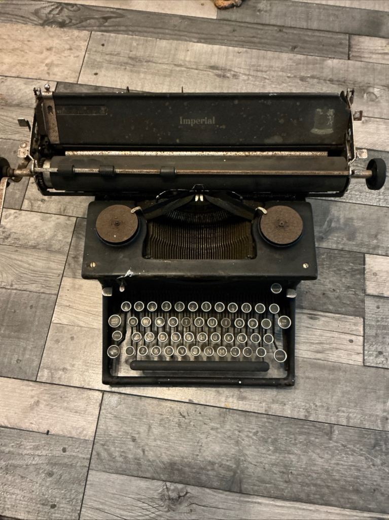 Vintage original imperial typewriter  made in England 