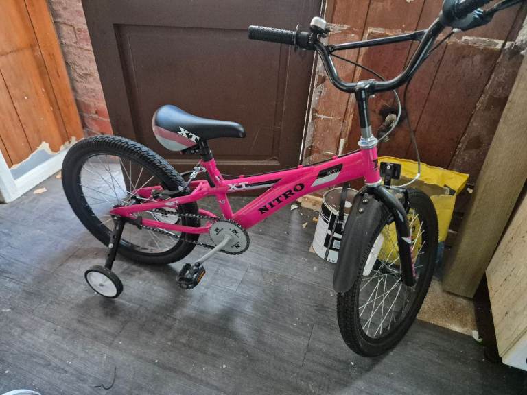 3 girls bikes plus balance bike