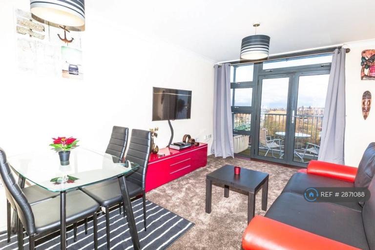 1 bedroom flat in Twelvetree Crescent, London, E3 (1 bed) (#2871088)