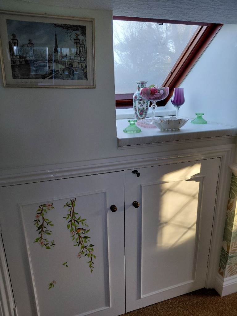 Suite of 2 rooms plus private shower room