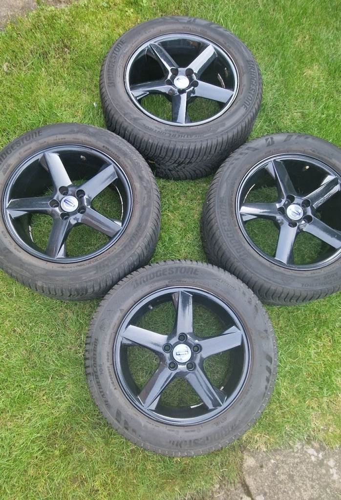 Volvo Comet 17" with 235/55 tyres