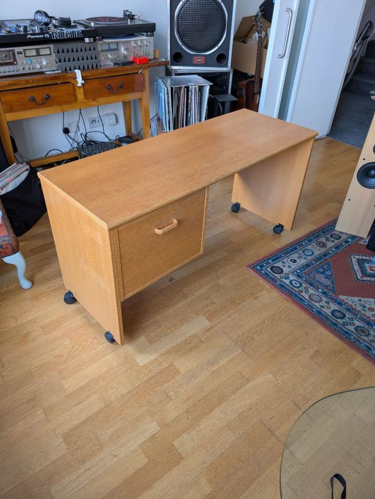 FREE TABLE 