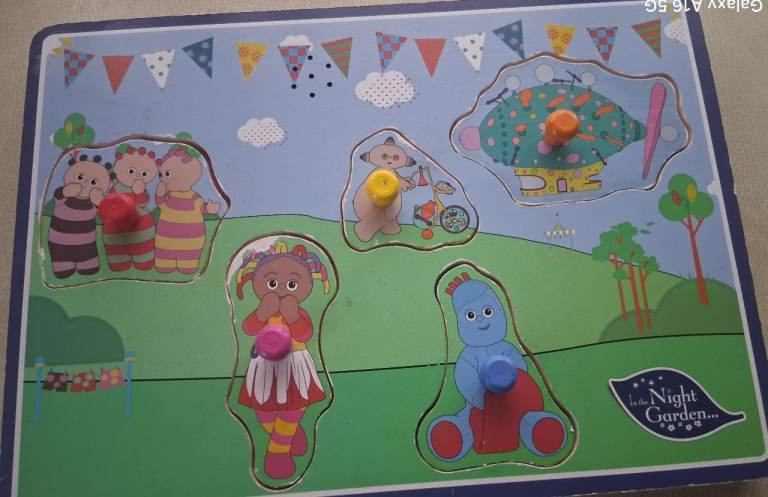 In the Night Garden Musical Wooden Musical Peg Puzzle (Rare)– Like New ondition