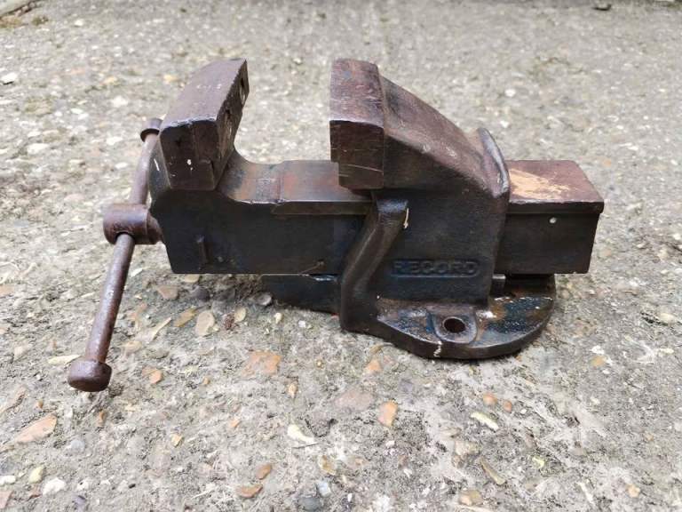 Record 1 small vice