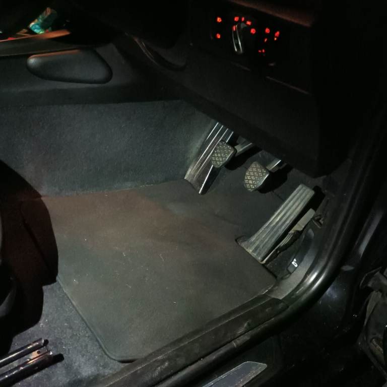 BMW, 1 SERIES, Hatchback, 2014, Manual, 1995 (cc), 5 doors