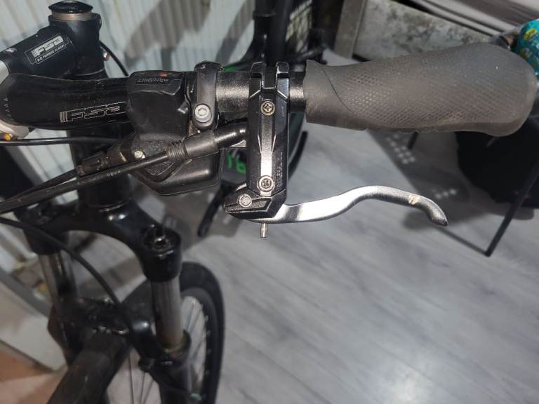 Carrera Mountain Bike - Black and Green, fixer or use for parts 