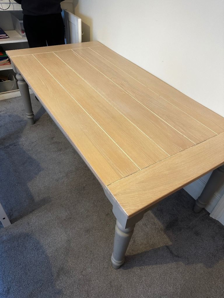 Laura Ashley wooden dining table 6–8 people
