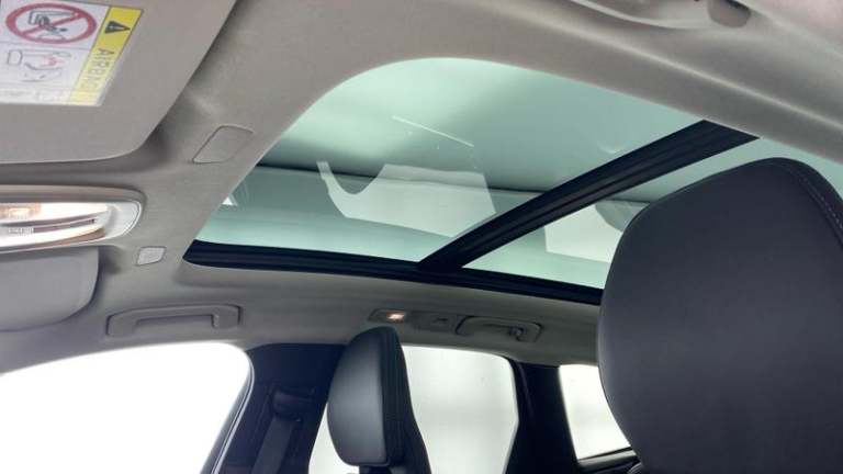 2025 Volvo XC60 Ultra T8 AWD Plug-in hybrid Electric/Petrol Bright Automatic SUV Hybrid Automatic