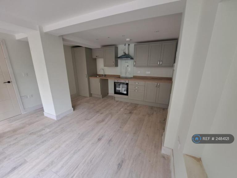1 bedroom flat in High St, Huntingdon, PE29 (1 bed) (#2484121)