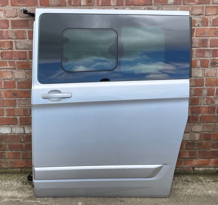 Ford Transit Custom Left Passenger Side Loading Sliding Door Crew Cab Window Moondust Silver 2014