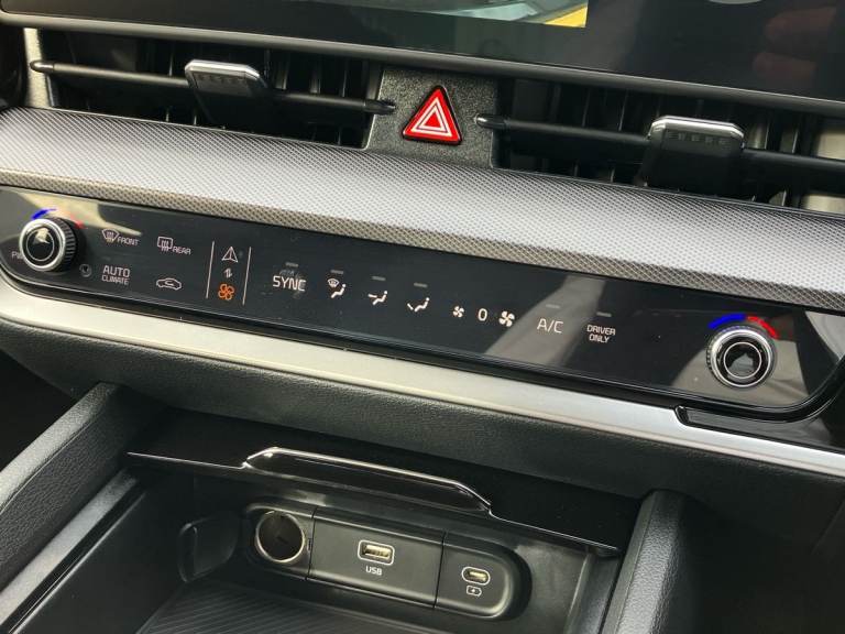 2025 Kia Sportage 1.6T GDi 207 HEV GT-Line 5dr Auto SUV PETROL/ELECTRIC Automatic