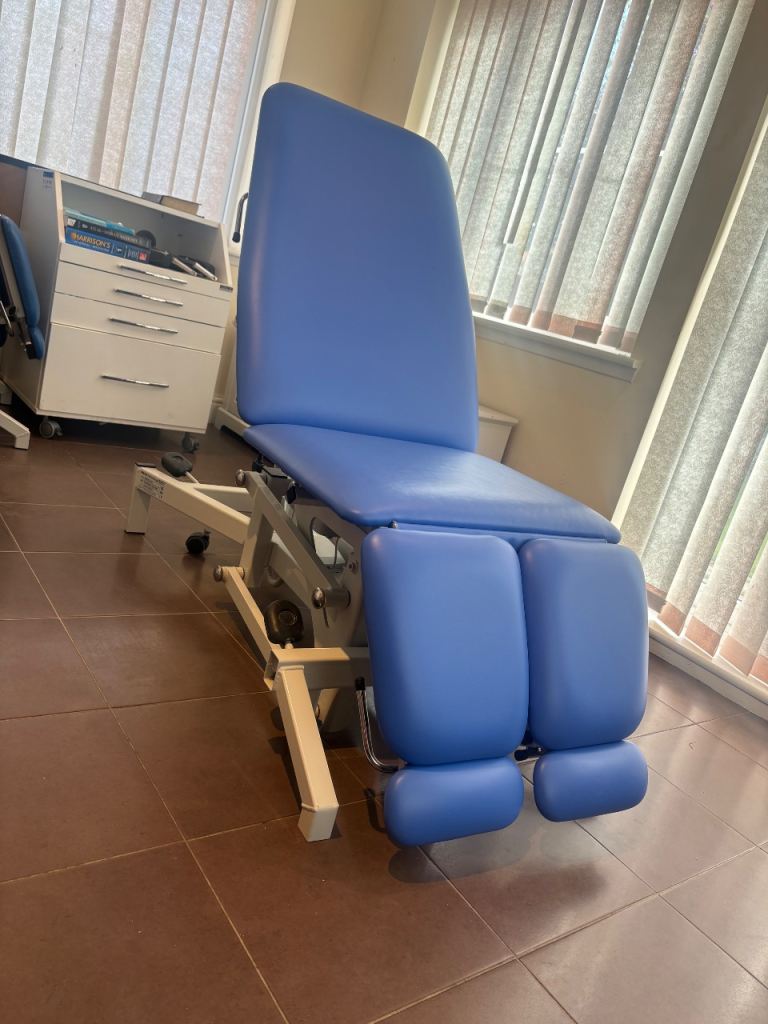 💺 Electric Podiatry / Clinic Chair – Great Condition