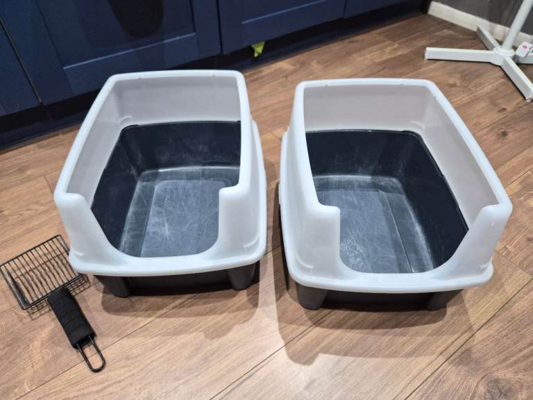 Cat litter trays ( pick up only )