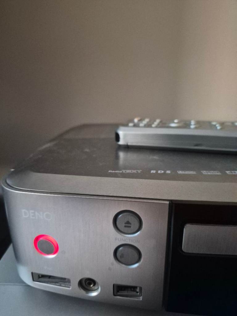 Denon Stereo System with Speakers and Remote – Good Condition