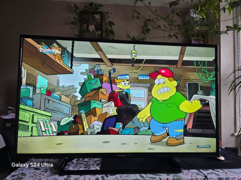 Panasonic TX-42AS500B 42-inch Smart LCD TV – Good Condition