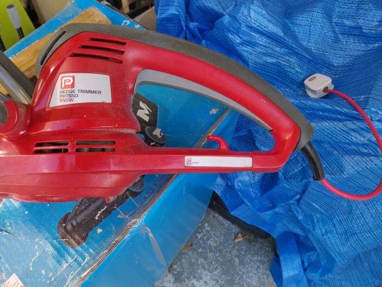 60 cm electric hedge trimmer 