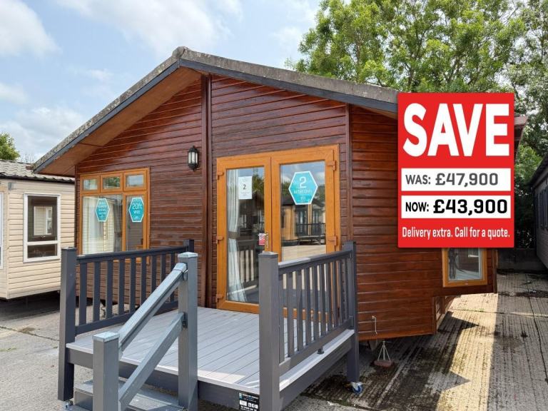 2 Bed 40x20 Twin Lodge - Wood Exterior, Bath, New Carpet - Offsite, Own Land