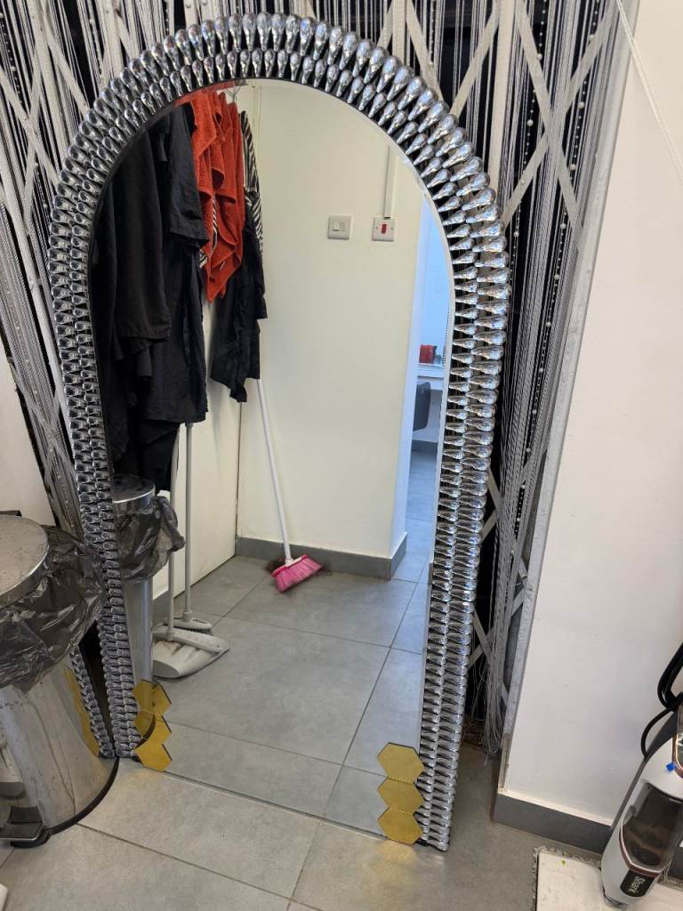 Large Arched Mirror with Patterned Frame – Good Condition