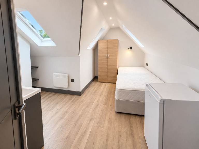 BENEFITS ACCEPTED - Studio Flat Available in Hither Green Lewisham SE6