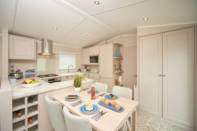 Luxury 2 Bed Carnaby Lakehouse | Abbots Salford Holiday Park