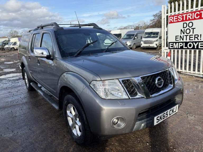 2015 Nissan Navara Navara Tekna dCi Auto 4x4 DIESEL Automatic