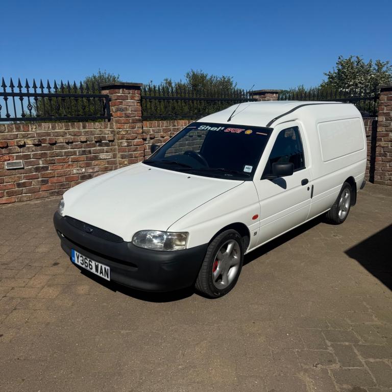 2001 Y Ford Escort Van 1.4CVH 55BHP LPG GAS, 86,000 miles, 3prev owners, 3Keys,