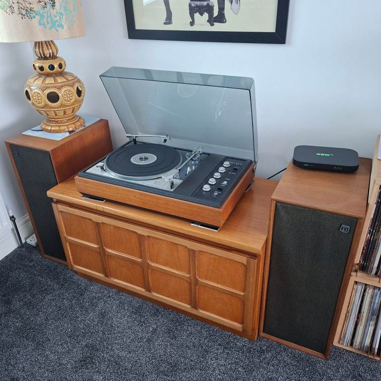 Goldring Lenco GL75 Vintage Turntable Dynatron Amplifier with Speakers
