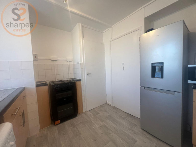 1 bedroom flat in Fitch Court, Laburnum Road, Mitcham, Surrey