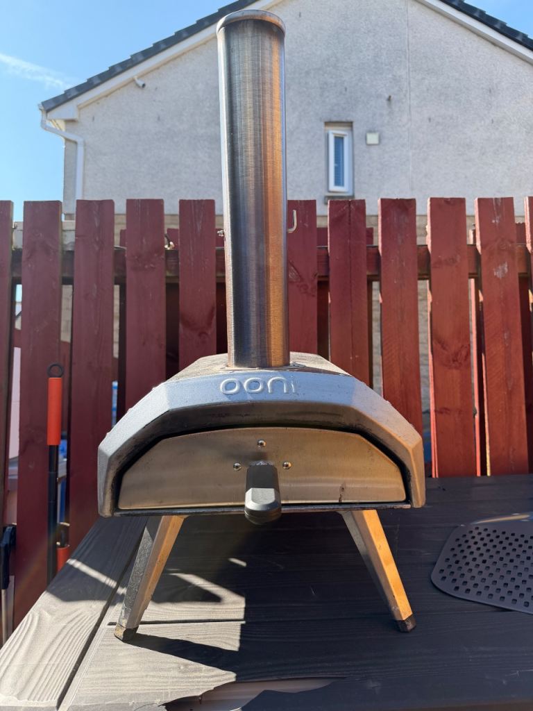 Ooni Pizza Oven with accessories including gas burner 