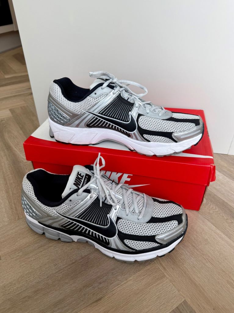 Nike Zoom Vomero 5 metallic silver & black trainers, UK 12