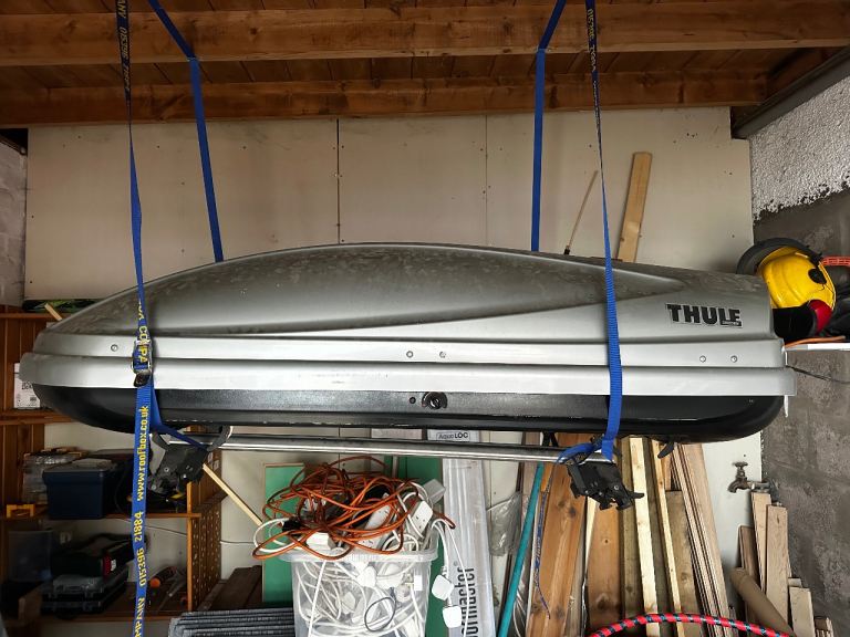 Thule roof box and bars