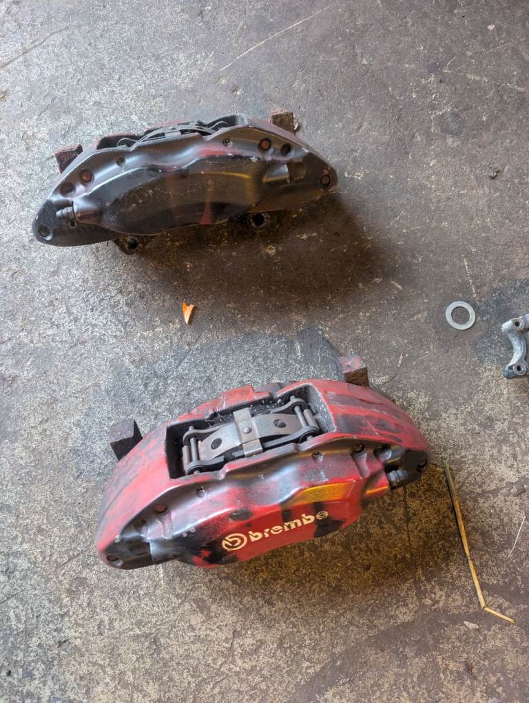 Range rover sport 4 pot brembo brake calipers 