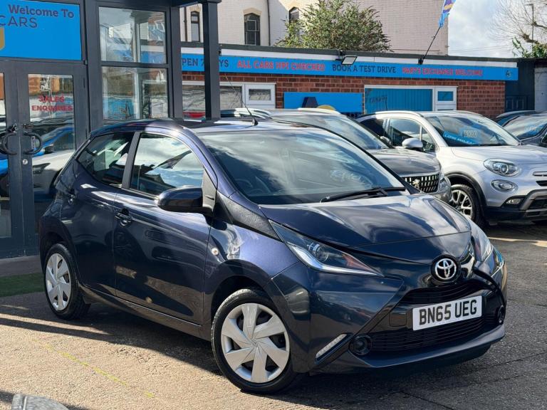  Toyota AYGO 1.0 VVT-i x-play Hatchback 5dr Petrol Manual Euro 5 Euro 5 (68 ps) Petrol Manual