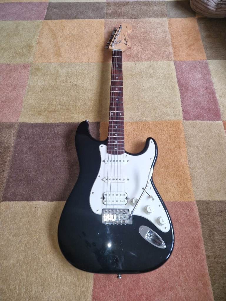 Electric guitar - Fender Squier Stratocaster