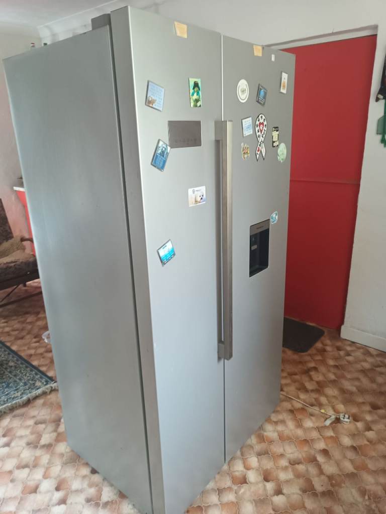 Silver American Style Fridge Freezer with Water Dispenser