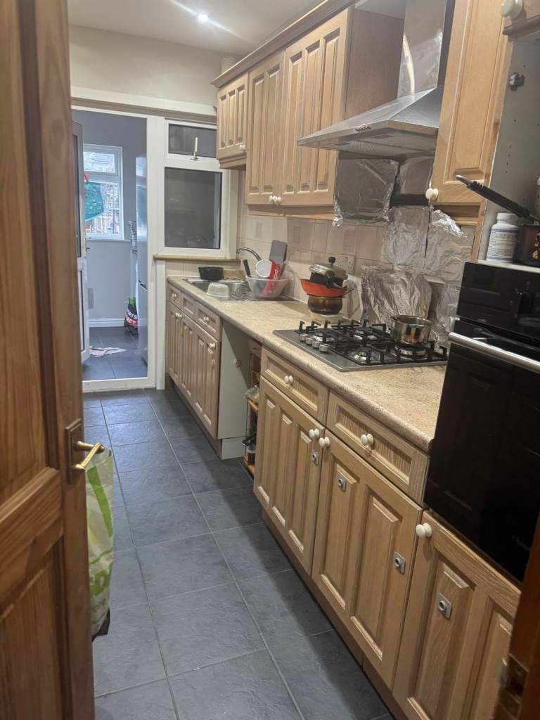 Spacious & Cosy Double Room for Rent HA2 9RN