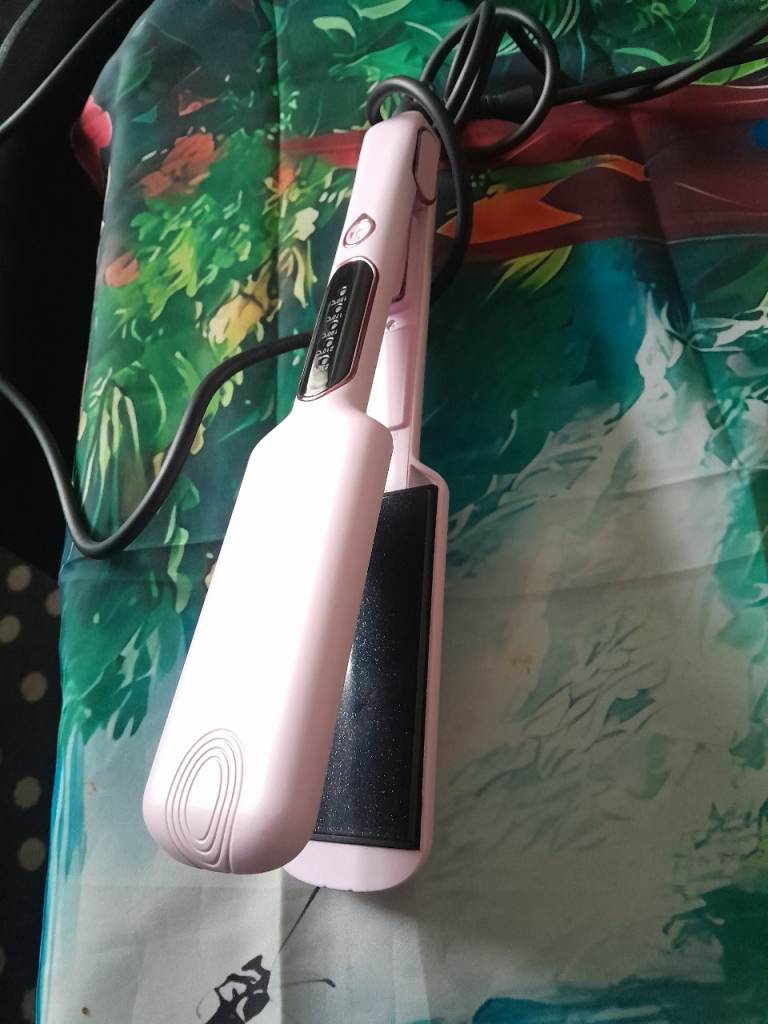 Hair Straighteners – Pink, Good Condition