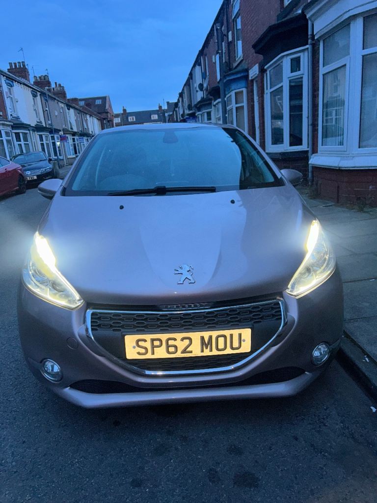 Peugeot, 208, Hatchback, 2012, Manual, 1397 (cc), 5 doors