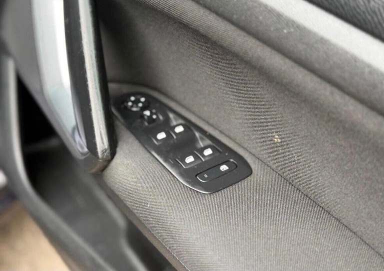 2016 Peugeot 308 1.2 PureTech 130 Allure 5dr HATCHBACK PETROL Manual