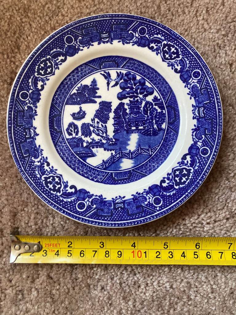 Vintage Alfred Meakin blue China side or bread plate, gorgeous blue willow pattern. 