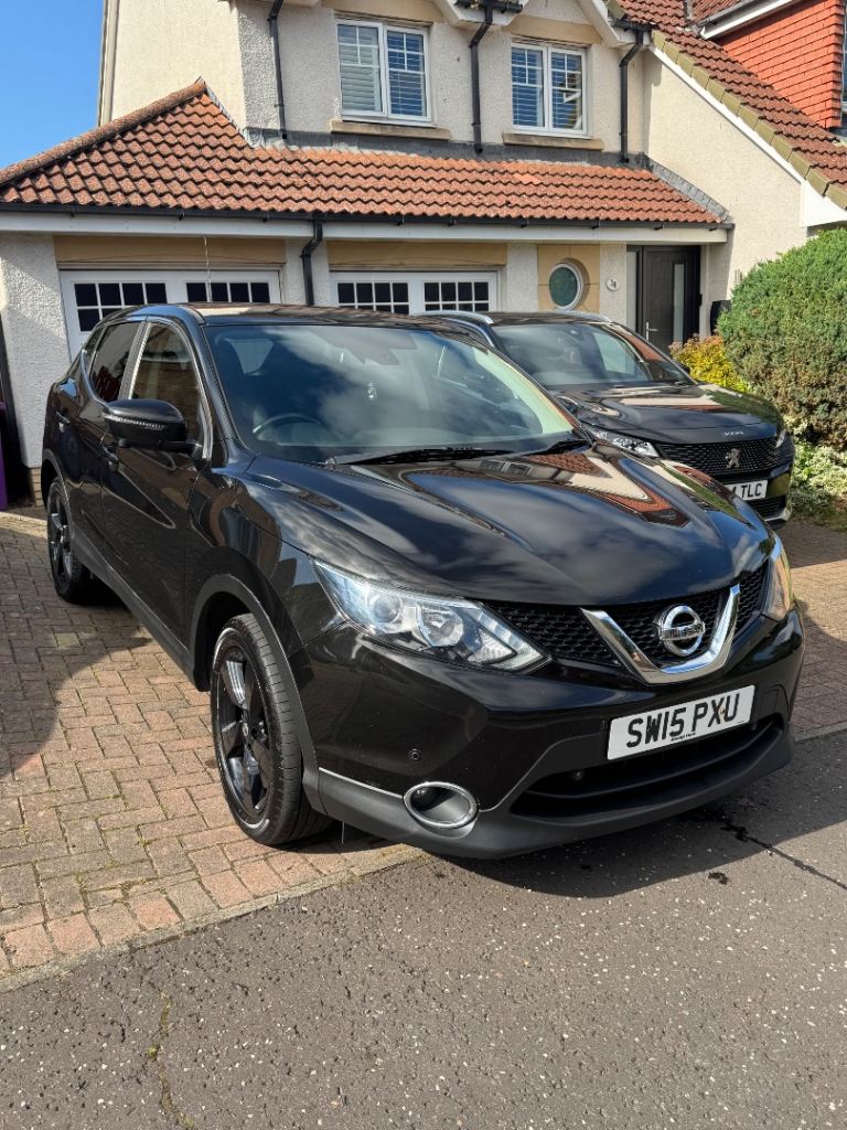 Nissan Qashqai N-Connecta, Hatchback, 2015, Manual, 1461 (cc), 5 doors
