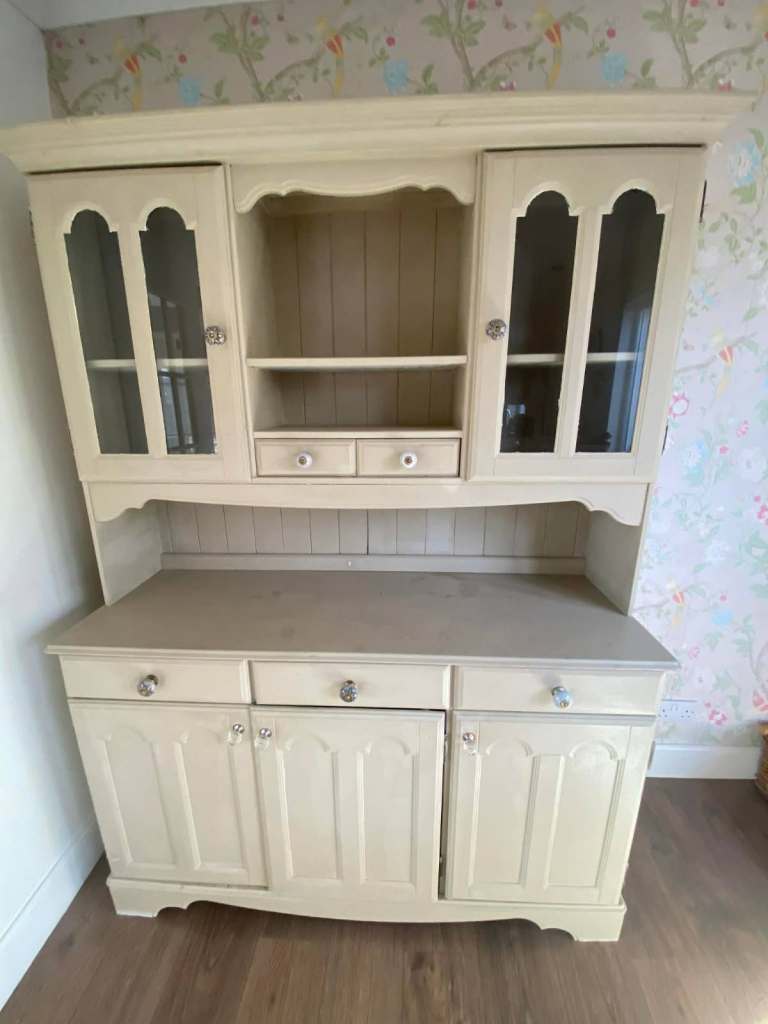 Kitchen dresser