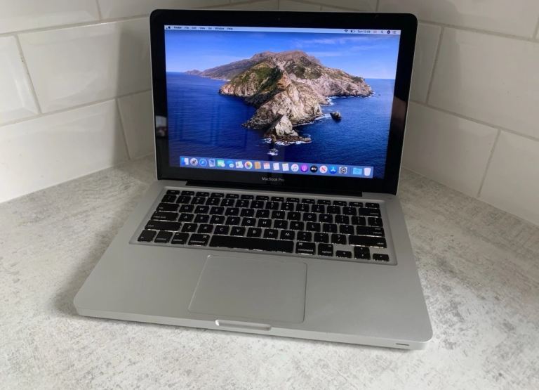 2012 Apple MacBook Pro 13” 2.5Ghz i5 8Gb 128Gb SSD plus software bundle 