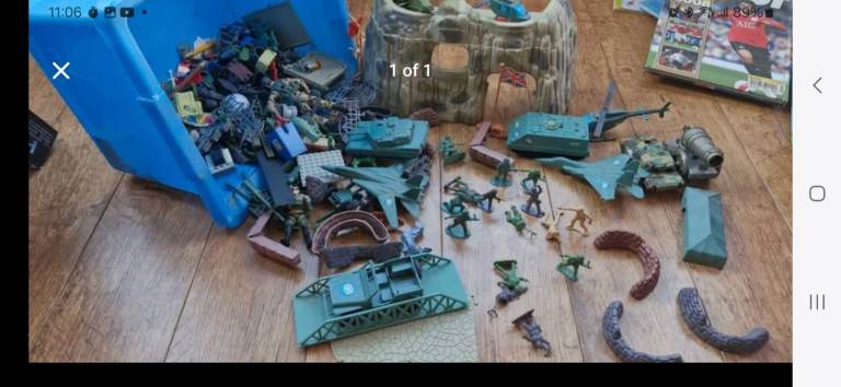 Large Bundle of Army Toy Soldiers and Vehicles