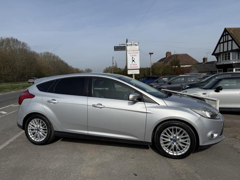 FORD FOCUS 1.6 Zetec Silver Manual Petrol 2011