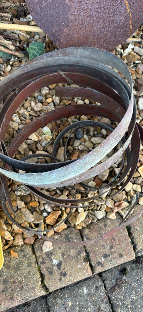 Free copper rings gardening slugs